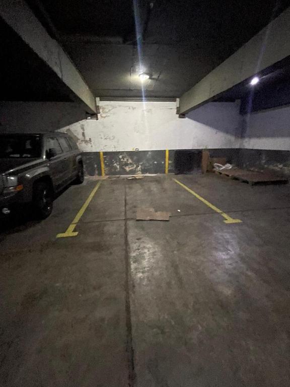 Shopping Abasto, cochera departamento , ideal familia 4 - 2