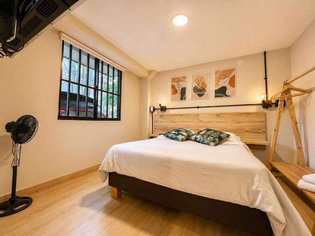 Nuevo estudio cerca de Plaza Mayor NID101 By Roots Rentals - 1