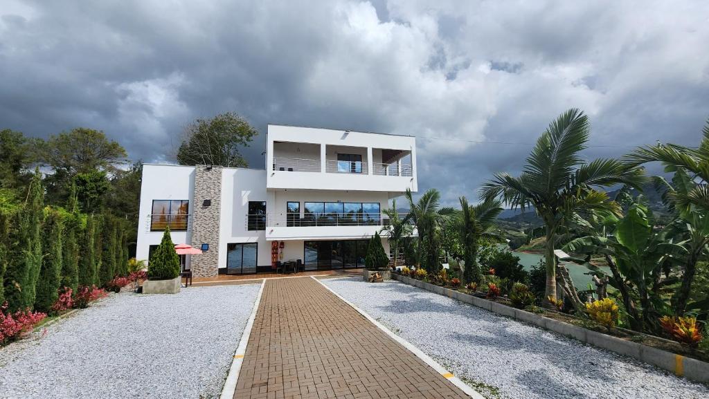 Private Villa El Peñol - Jacuzzi & Reservoir Views - 2
