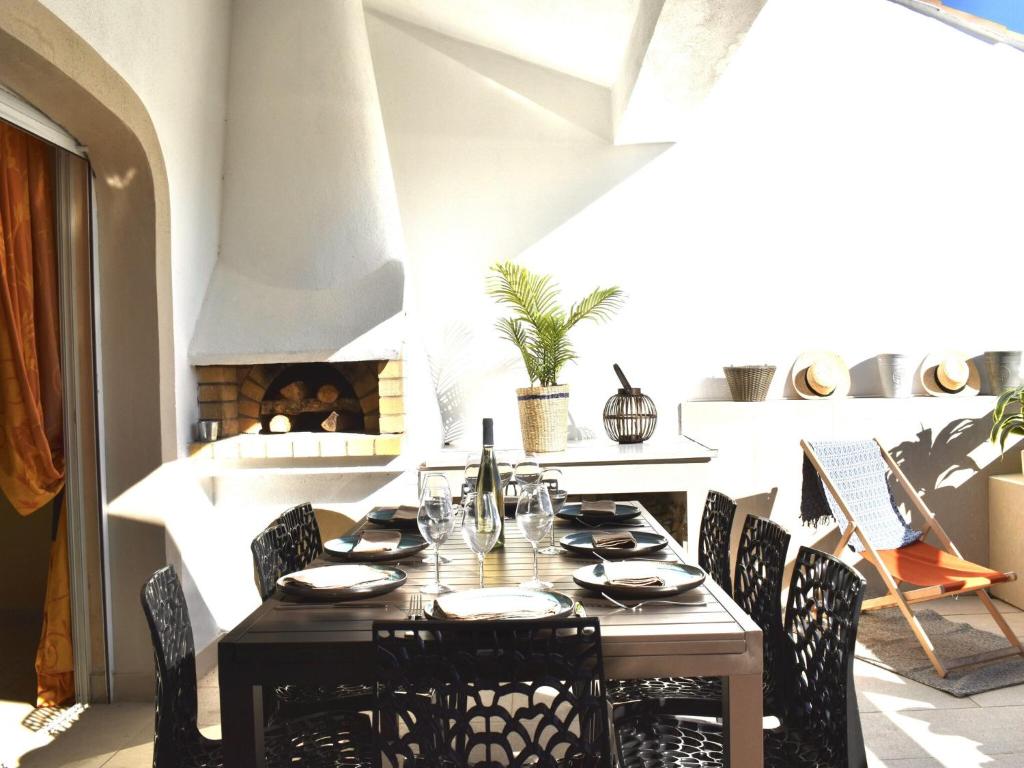 Seafront Palatino Apartment for 8 - 3