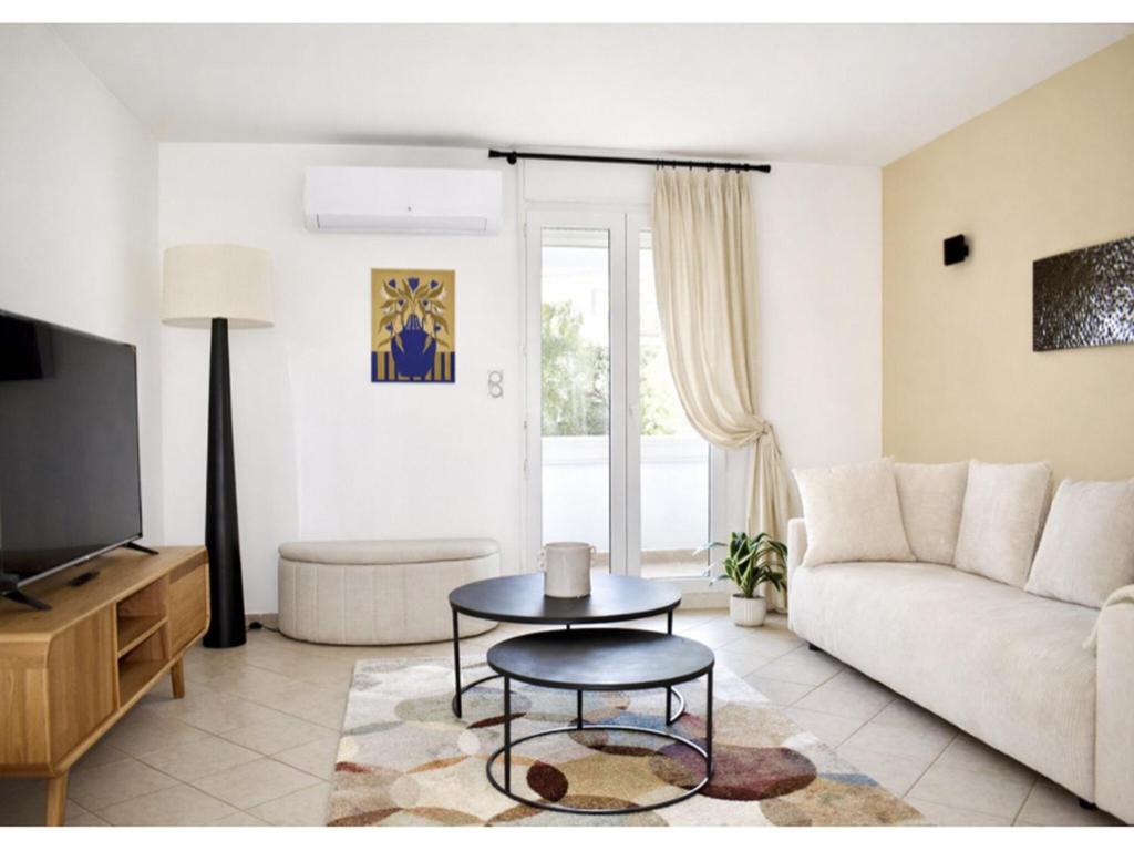 Seafront Palatino Apartment for 8 - 5