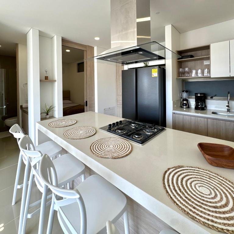 Family Friendly 3BR Apt Plus Comfort and Amenities - 2