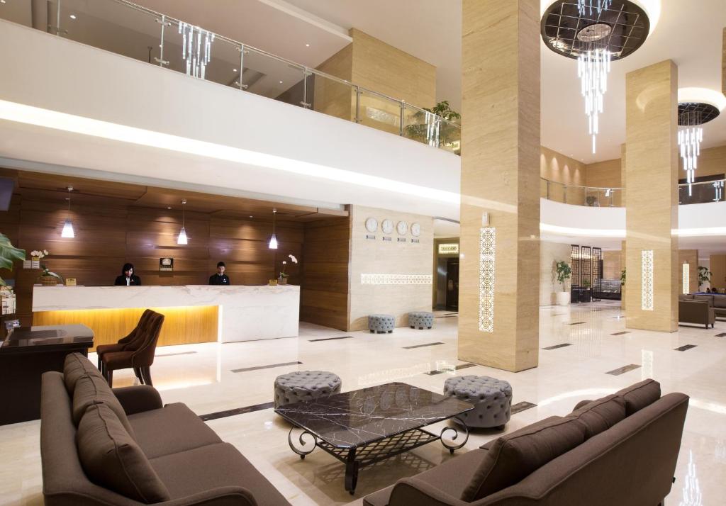 Grand Mercure Solo Baru