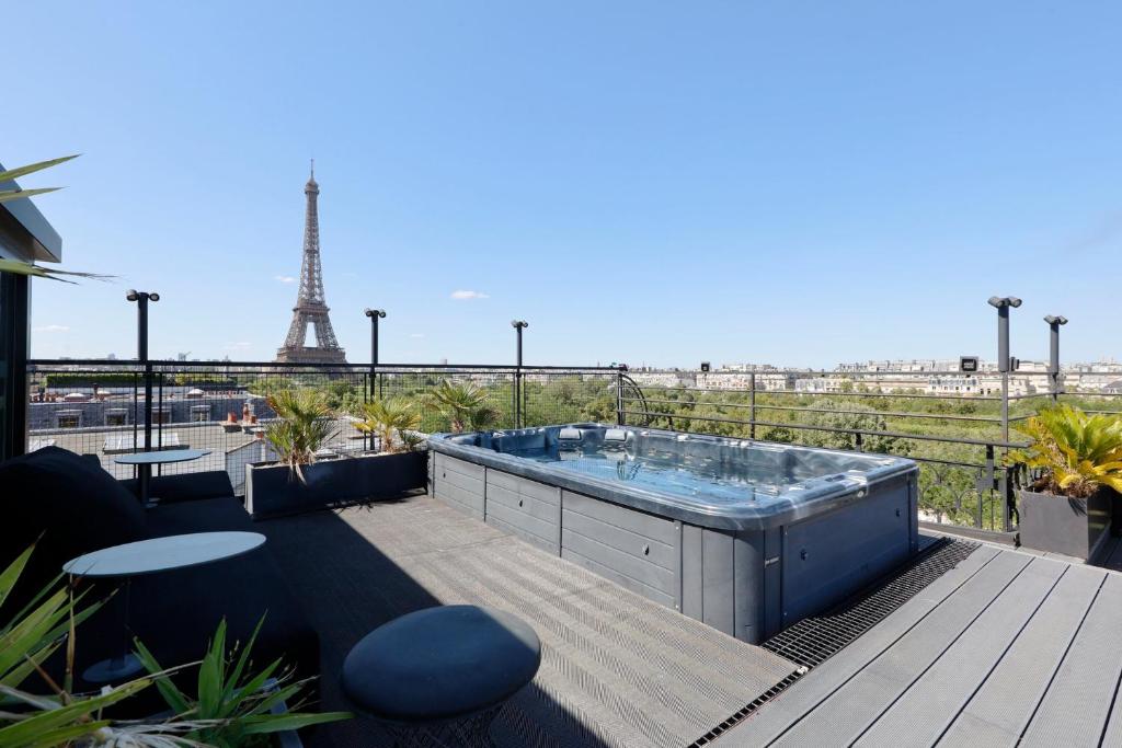 TBS 602 - Superb Penthouse Eiffel with View - 1