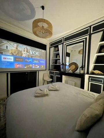 L'Art appart' - Lit King Size - Home cinéma - 2