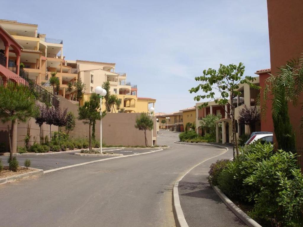Apartment - Sleeps 4 - Parking - Pool - Sea Views - 2