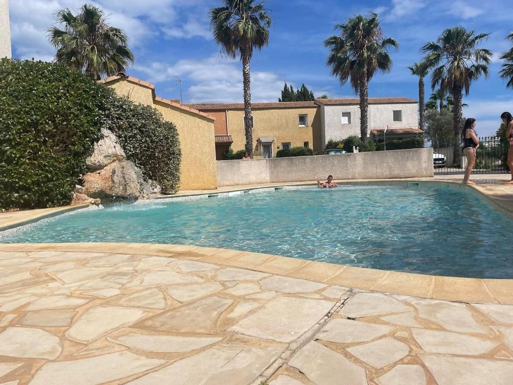 Villa pour 6 - Piscine commune - WIFI - Climatisation - 2