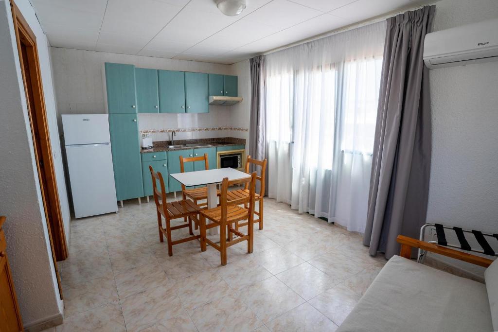 BLUESEA Lentiscos — Hotel rooms in Cala'n Blanes, Balearic Islands