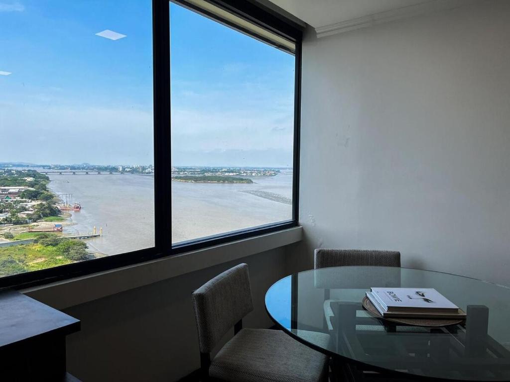 Modern Riverfront Apartment at Torres Bellini - 5