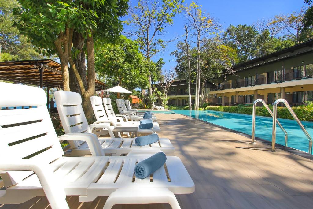 สระว่ายน้ำ