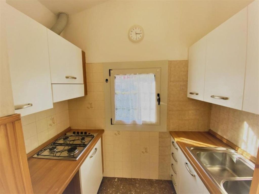 Charming villa with fenced garden and BBQ - 2