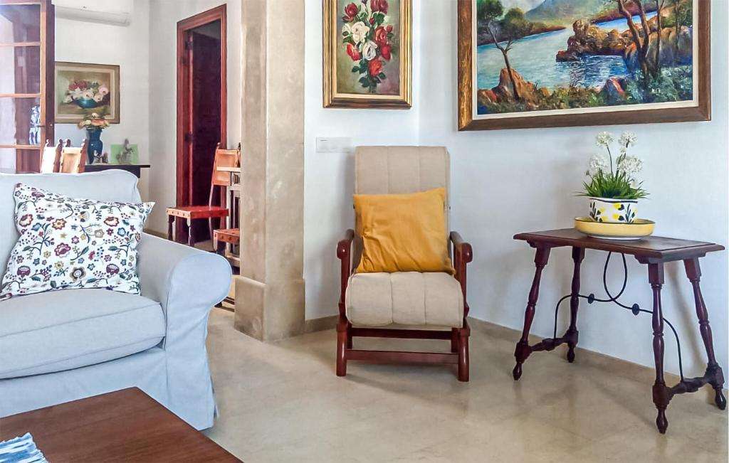 4 Bedroom Gorgeous Home In Can Picafort - 3