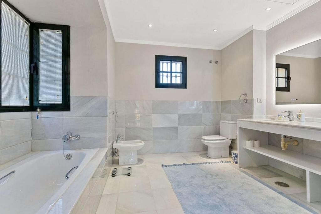 Luxurious 7-Bedroom Holiday House with Private Pool in Alcdia - 5