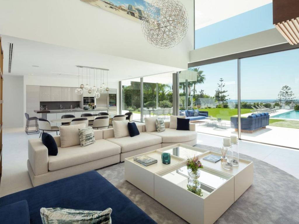 Luxurious 8-Bedroom Holiday House with Private Pool in Alcossebre - 4