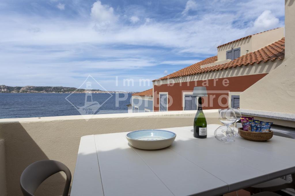 5 Centro - Trilocale con terrazza vista mare Porto Faro - 3