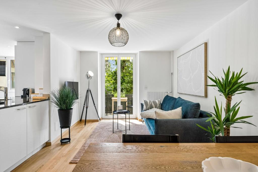 Central, Elegant & Modern Apartment - 4