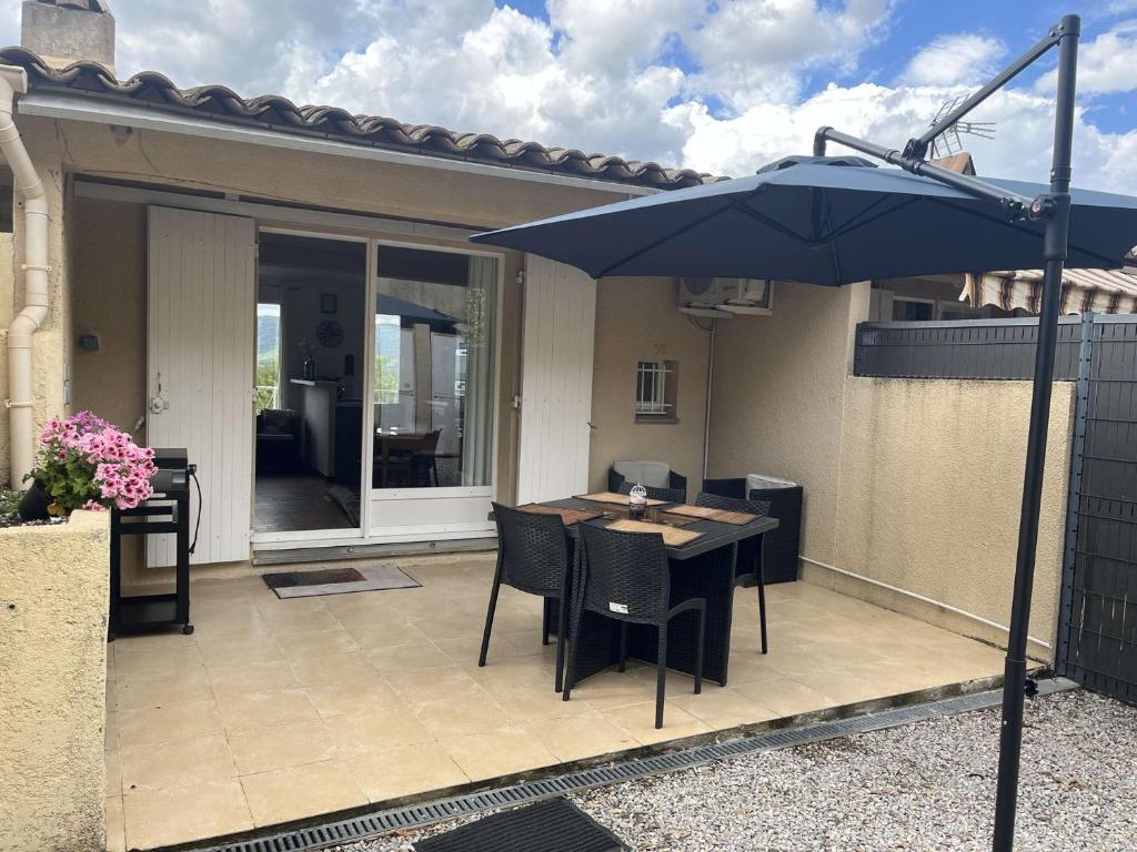 GASCOU - Golfe de St-Tropez - Mazet dans un domaine avec piscine et terrain de tennis - 2