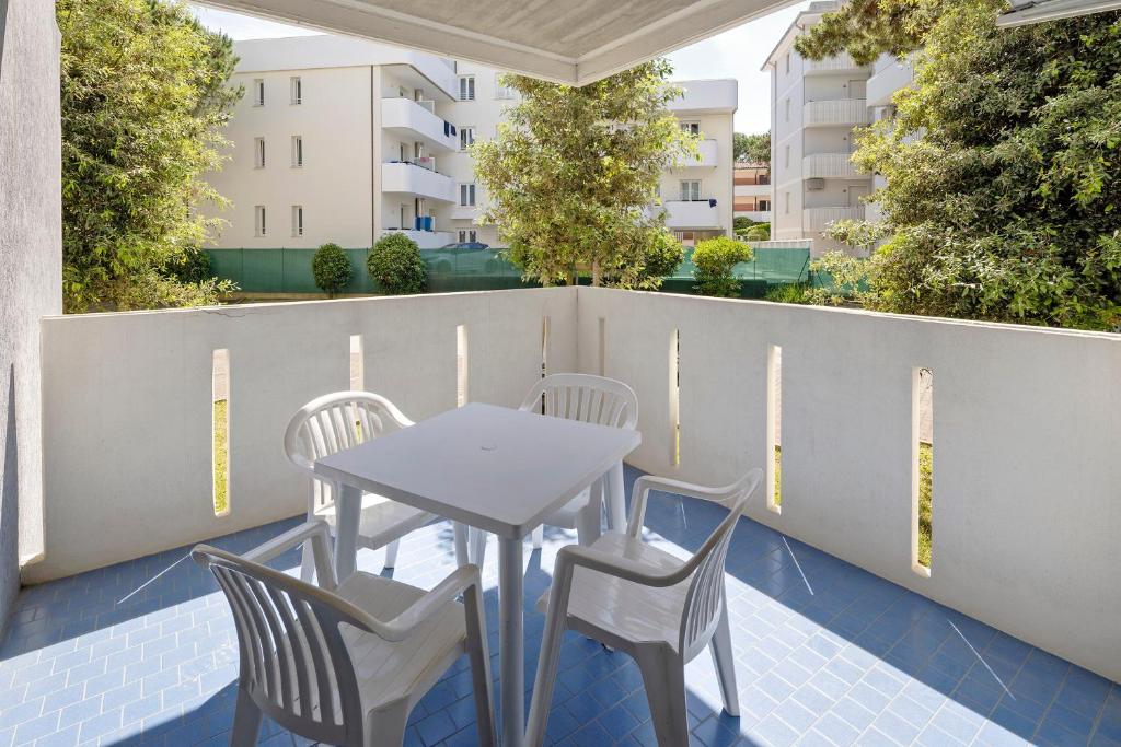 Bilocale TM frontemare con piscina - 4