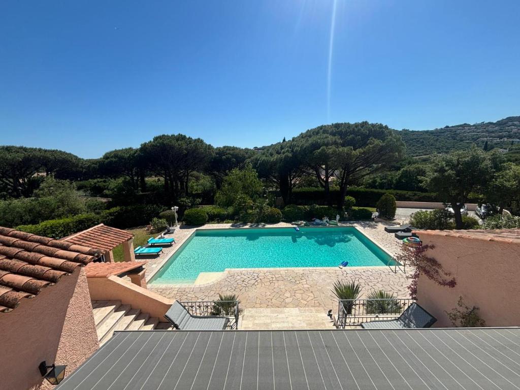 Villa climatisée avec grande piscine - 3