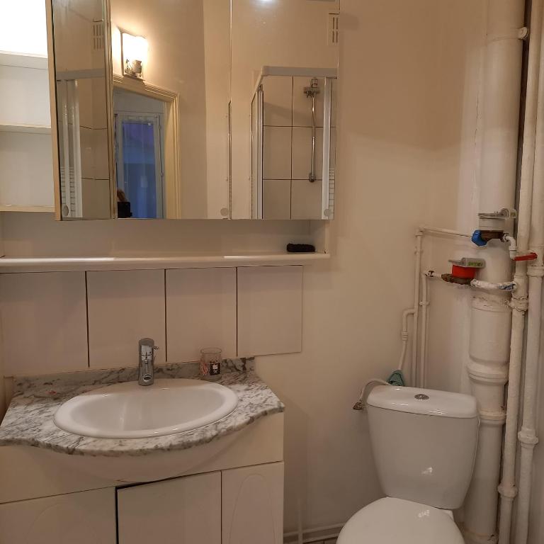 Nice small studio near Montmartre - 5