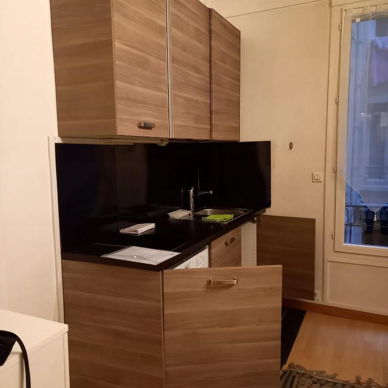 Nice small studio near Montmartre - 1