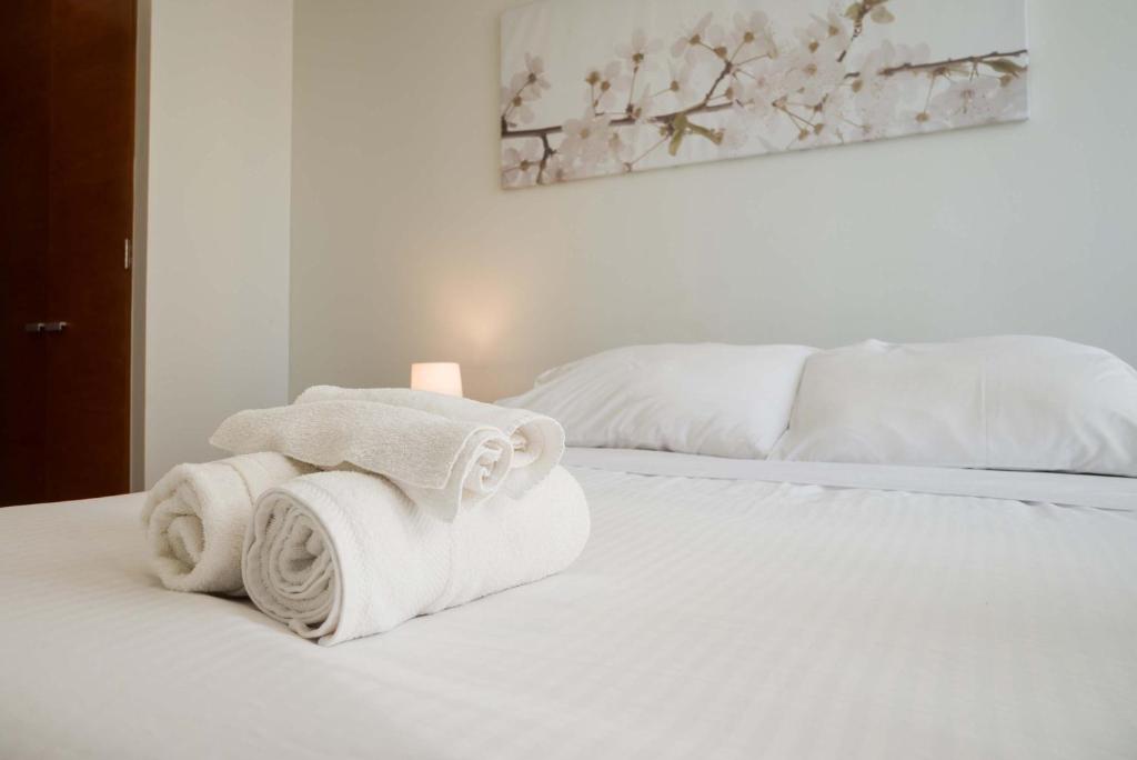 Your Sophisticated Retreat in Las Condes - 5