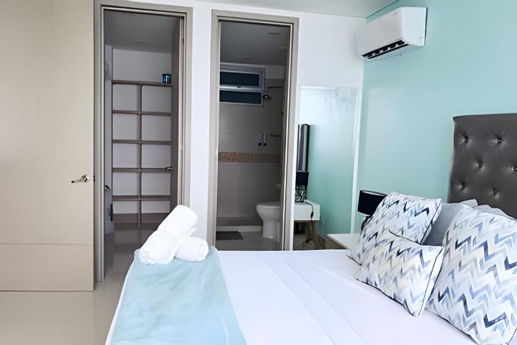 PHENOMENAL 2 Bedroom Suite with oceanview balcony! - 2