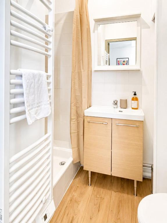 Studio Cosy face au Château des Ducs - Gare a 5 min - 5