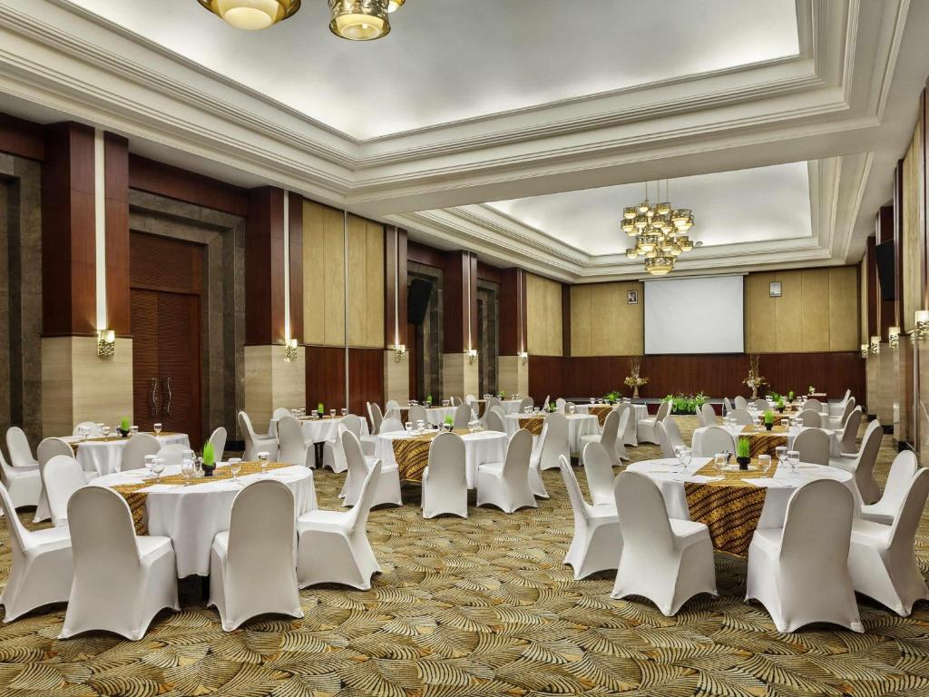 Highly rated by business travelers