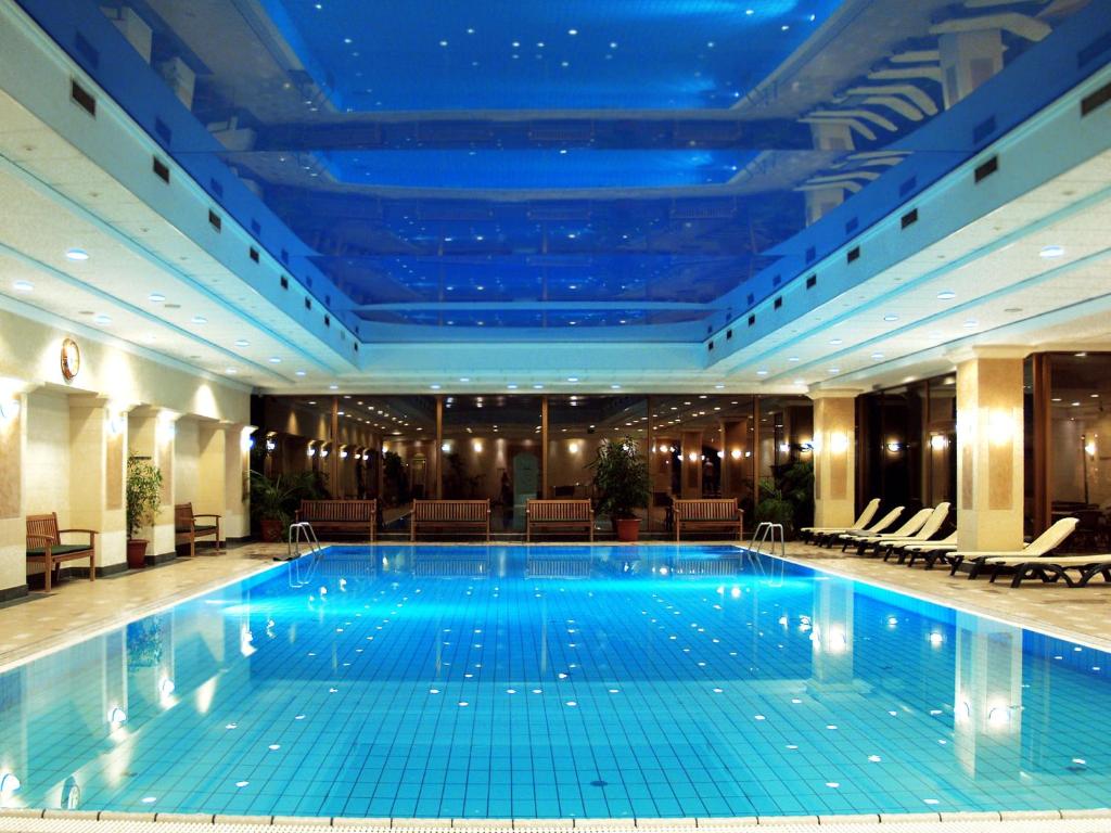 Swimming pool, Ensana Grand Margaret Island Health Spa Hotel in Budapest