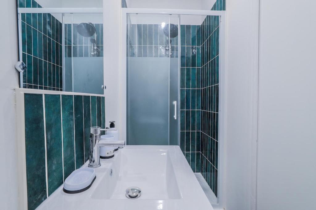 Bright & Modern Pied-à-terre - High-Speed Wi-Fi - 5