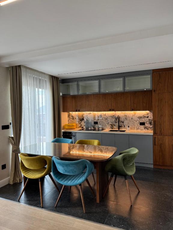 Walnut & Sage Residence - 1