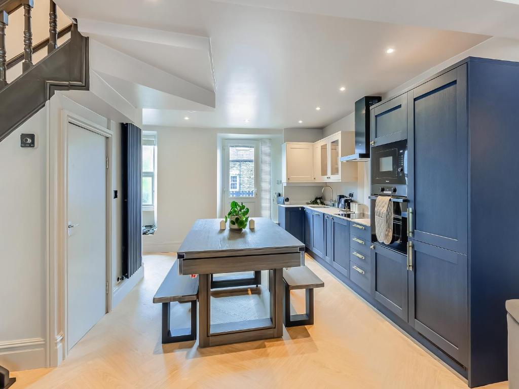 Slate House photo 3