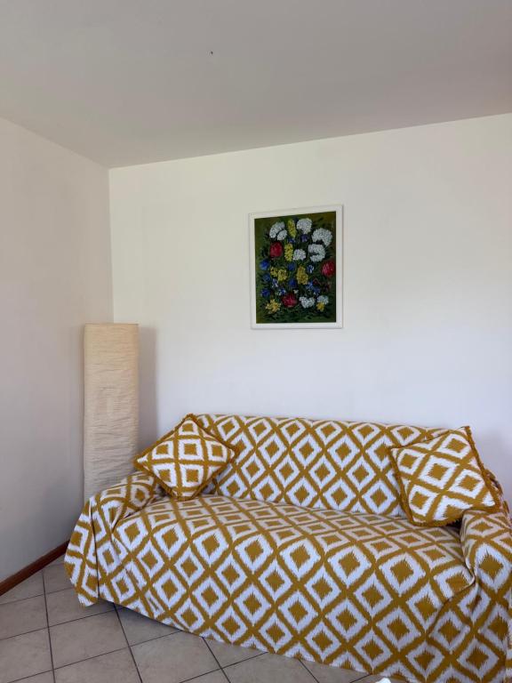 Quiet Corner Apartment - 3