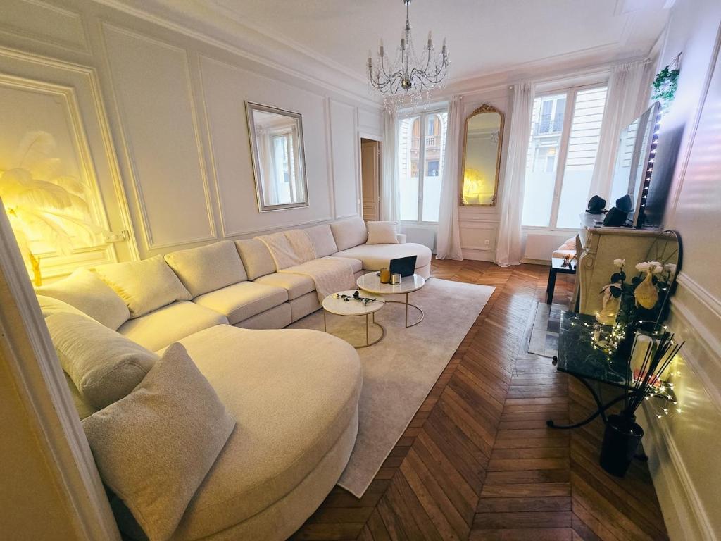Parisian Lifestyle - 1