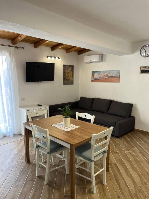 Apartment, Sulina's House 2 - 4