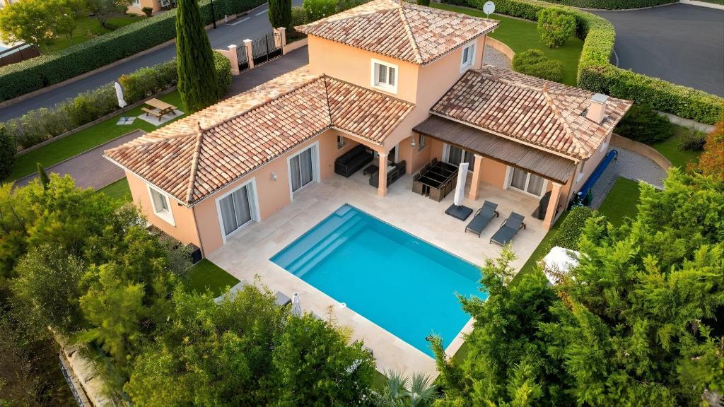 Villa Giovanna à Saint-Raphaël avec piscine chauffée - 1
