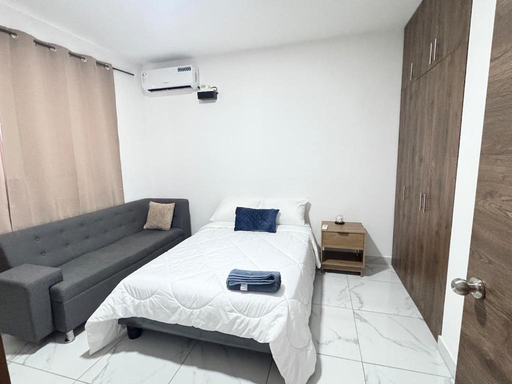 Luxury House with Pool Private and Secure Residential Development - 2