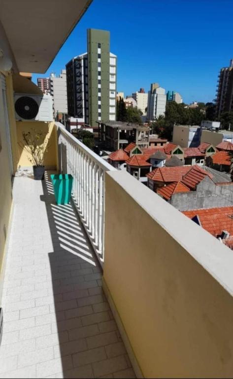 Excellent 2 rooms in front with balcony - 4