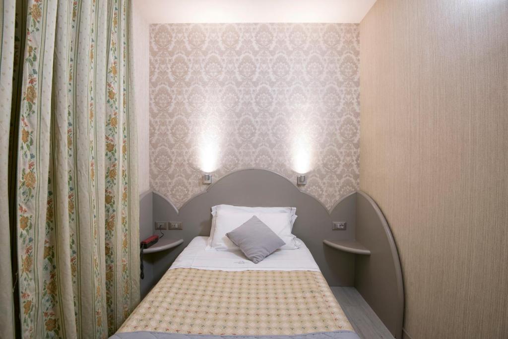 Marchi Hotel photo