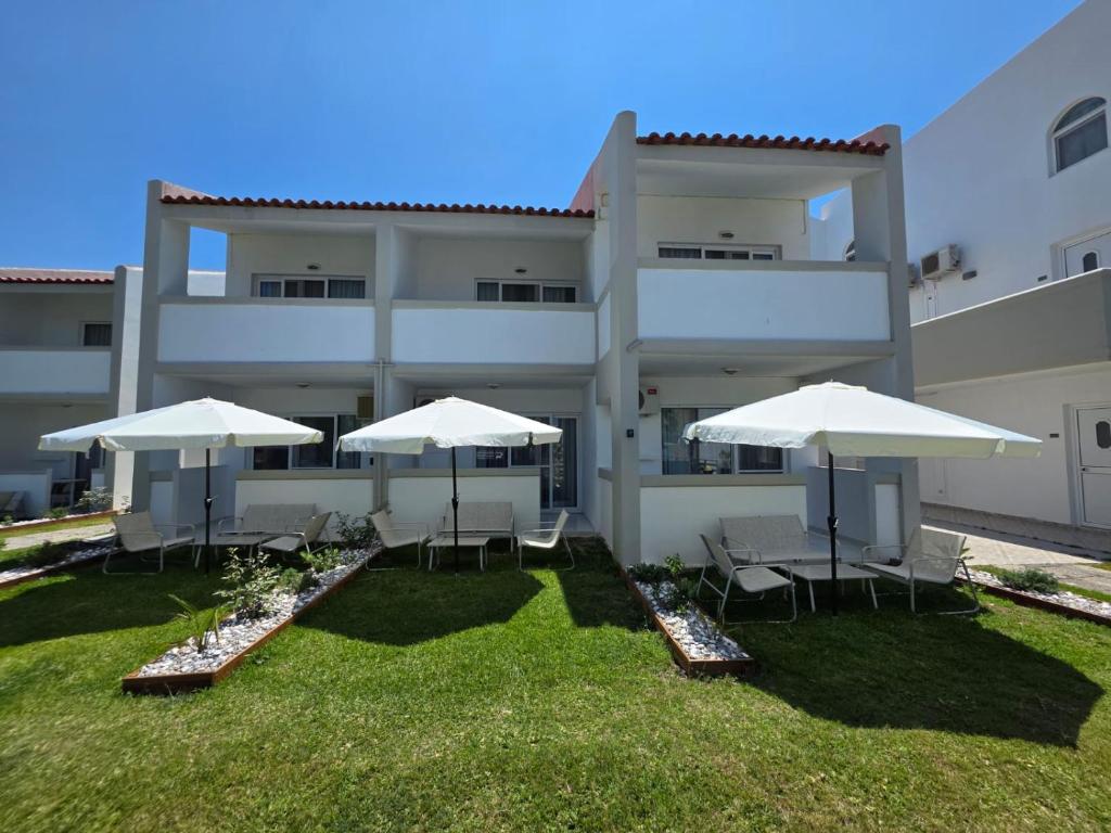 ILIOS K Village Resort — Hotel building in Tigaki, South Aegean