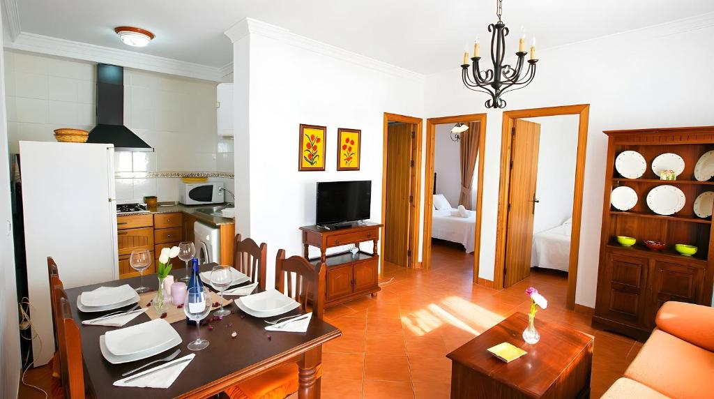 Apartamento para 5 en Conil - Piscina compartida y parking - 5