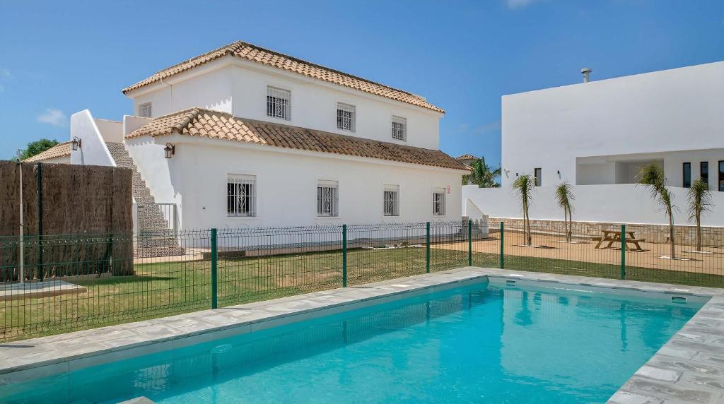 Apartamento cerca del pueblo con piscina compartida parking y jardin privado - 1