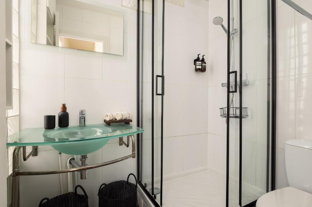 Exceptional Eiffel Tower Gem 4BED 8P in Trocadero - 4