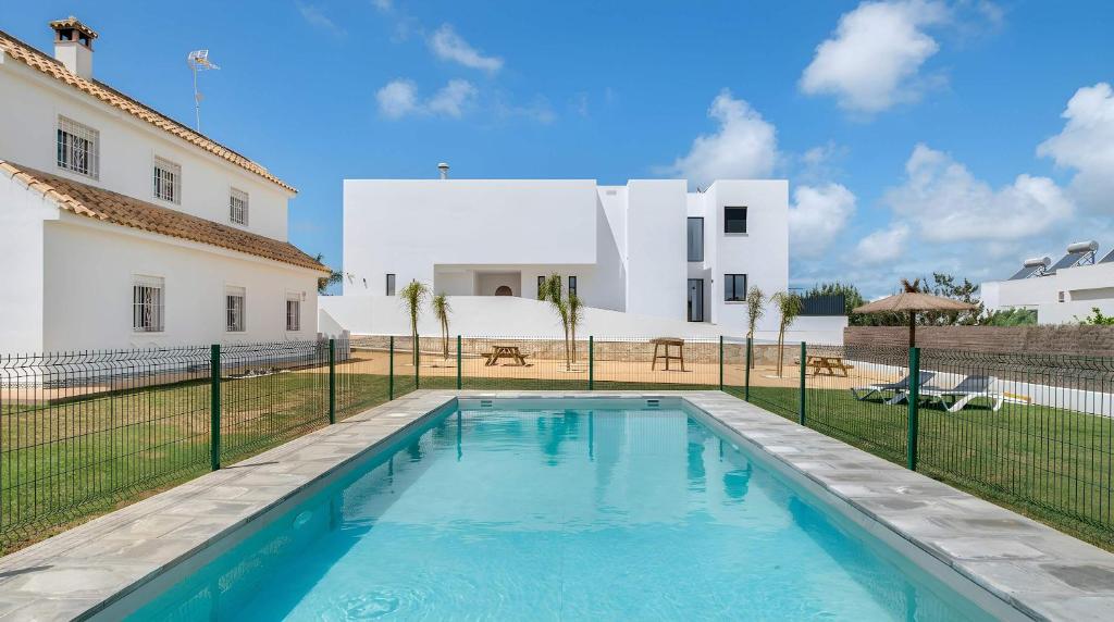 Apartamento cerca del pueblo con piscina compartida parking y jardin privado - 2