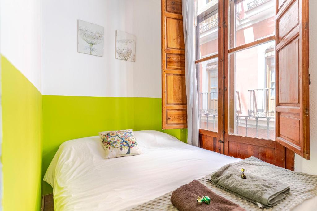 Beautiful Granada Center Apartment - 2