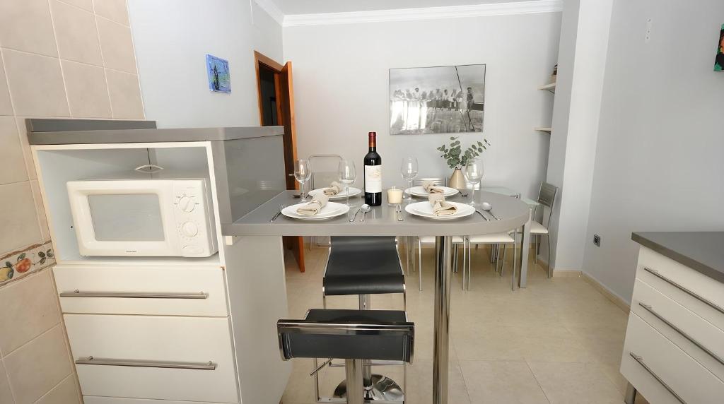 Apartamento centro de conil muy amplio Solo alquillamos familias parejas - 3