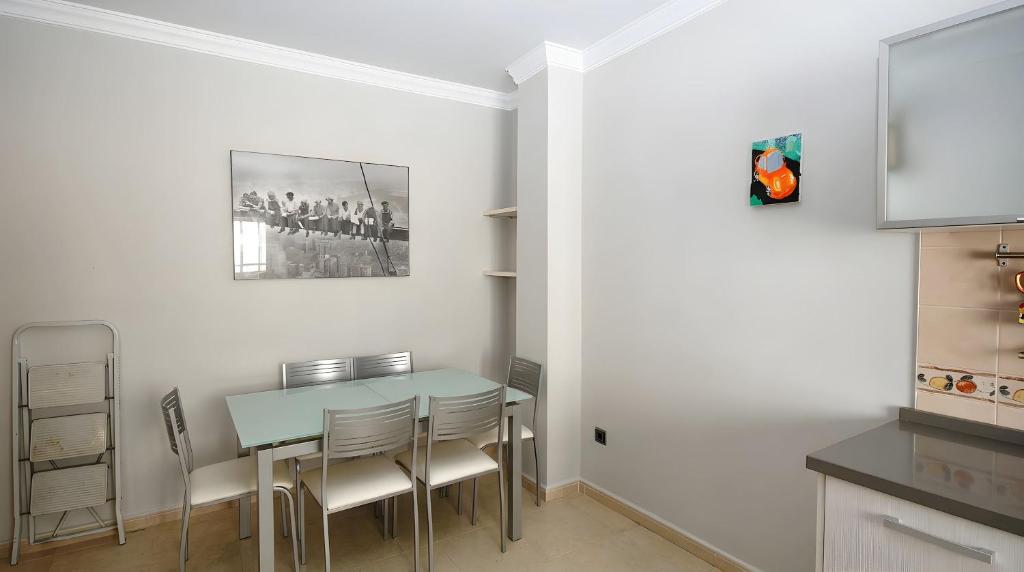 Apartamento centro de conil muy amplio Solo alquillamos familias parejas - 5