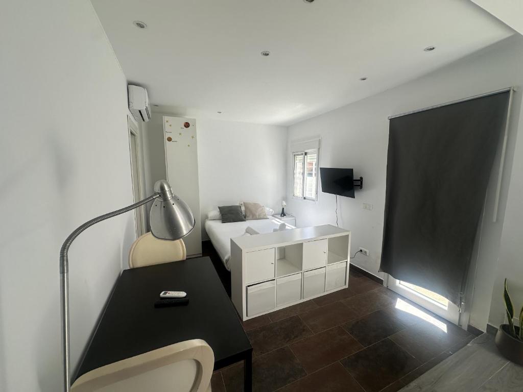Cozy Studio with AC & Barbecue, close to the Sea - 3
