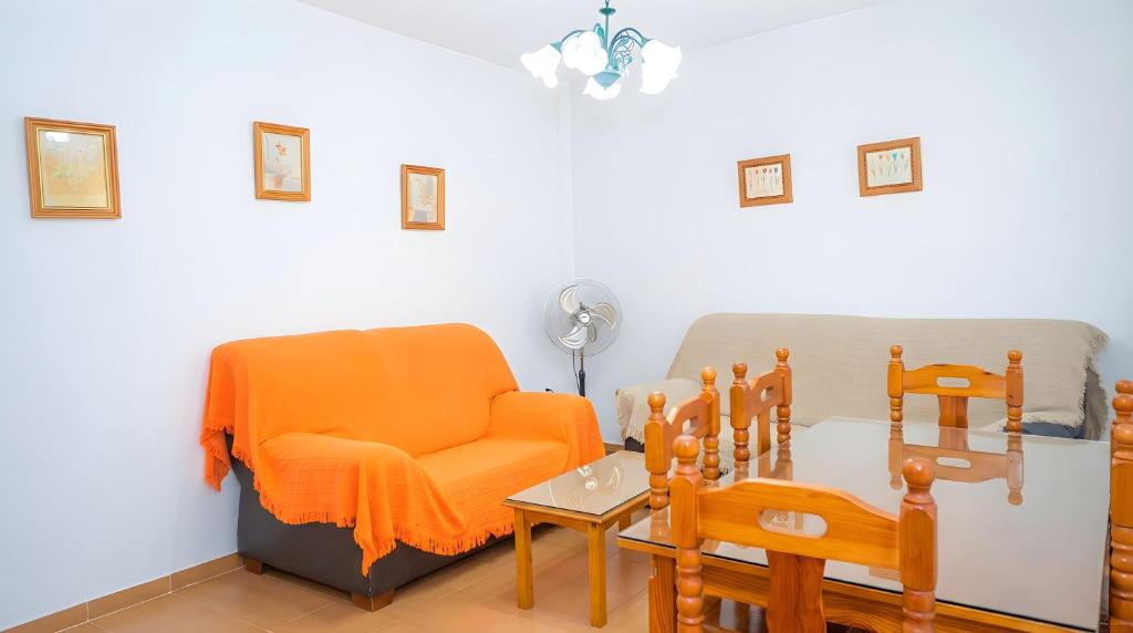 Apartamento con Balcon Garaje Aire acondicionado centrico solo fse alquila a Familia y Parejas - 4